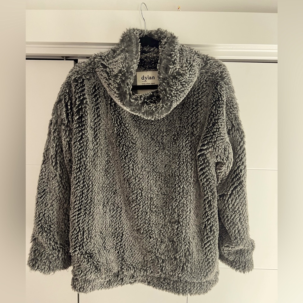 ❄ Dylan Los Angeles Faux Fur Pullover – Medium – Luxe & Cozy ❄